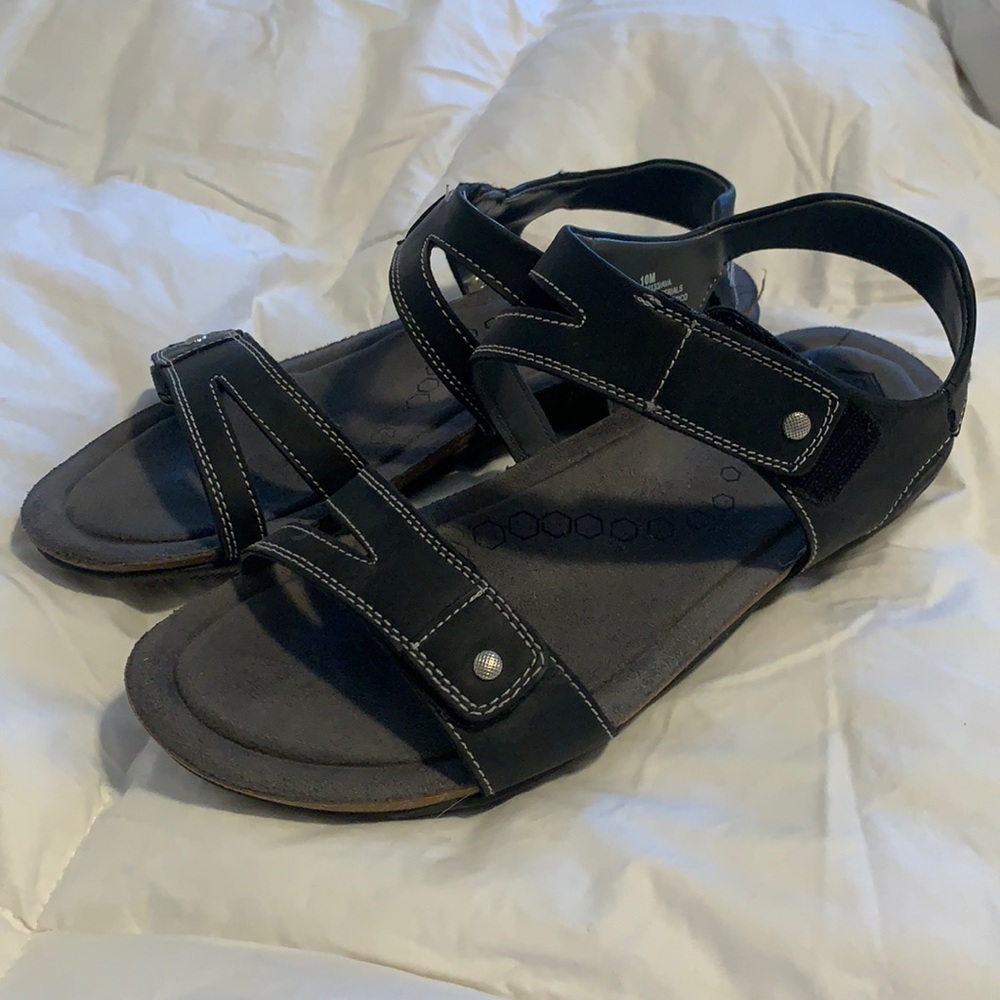 KHOMBU Black Sandals 10 size